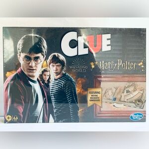 NEW Harry Potter CLUE Wizarding World Moving Hogwarts Gameboard